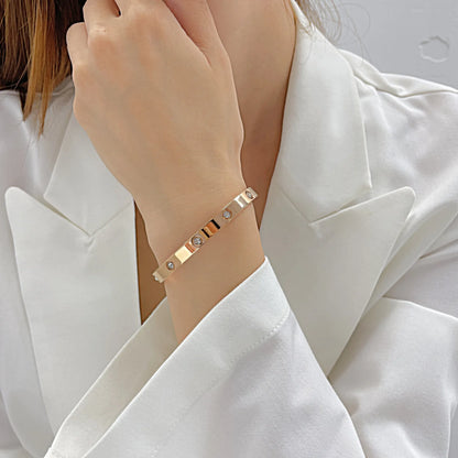 New Designed Stainless Steel And Zircon Bangle For Woman