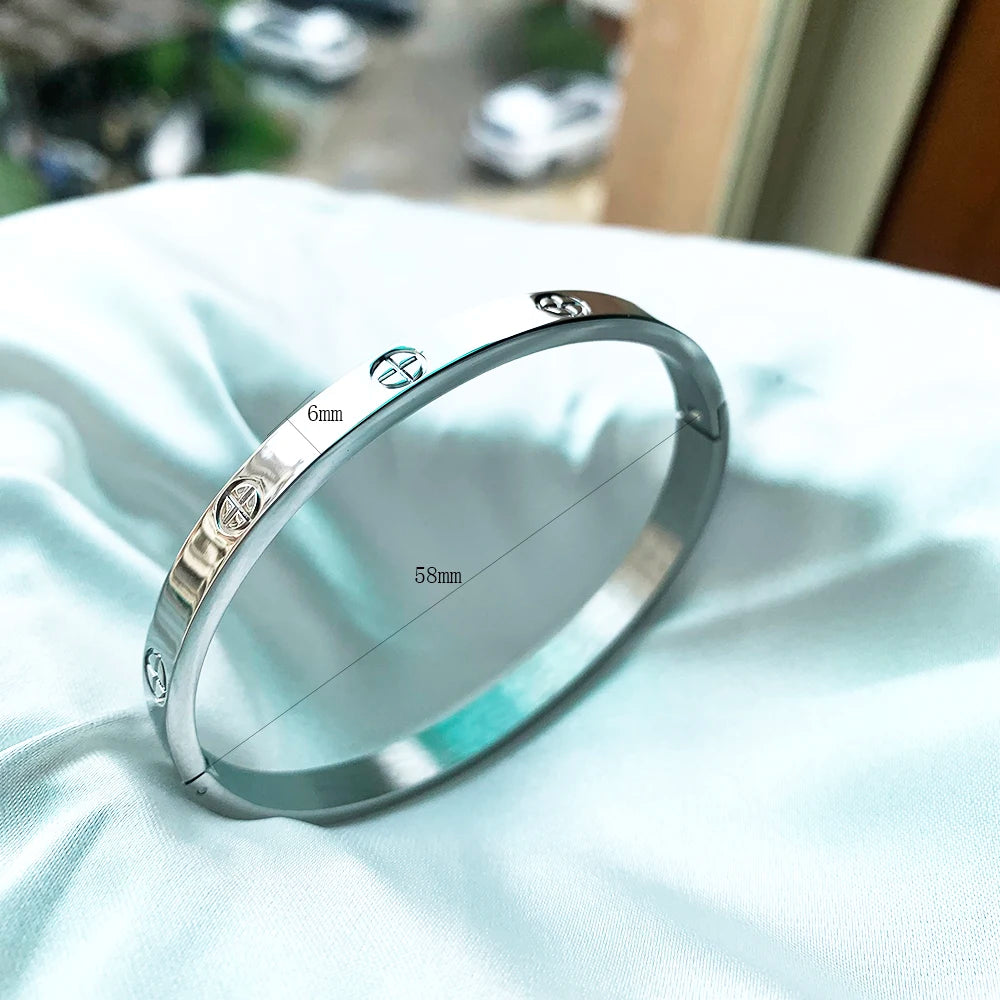 New Designed Stainless Steel And Zircon Bangle For Woman