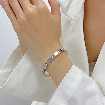 New Designed Stainless Steel And Zircon Bangle For Woman