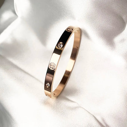 New Designed Stainless Steel And Zircon Bangle For Woman